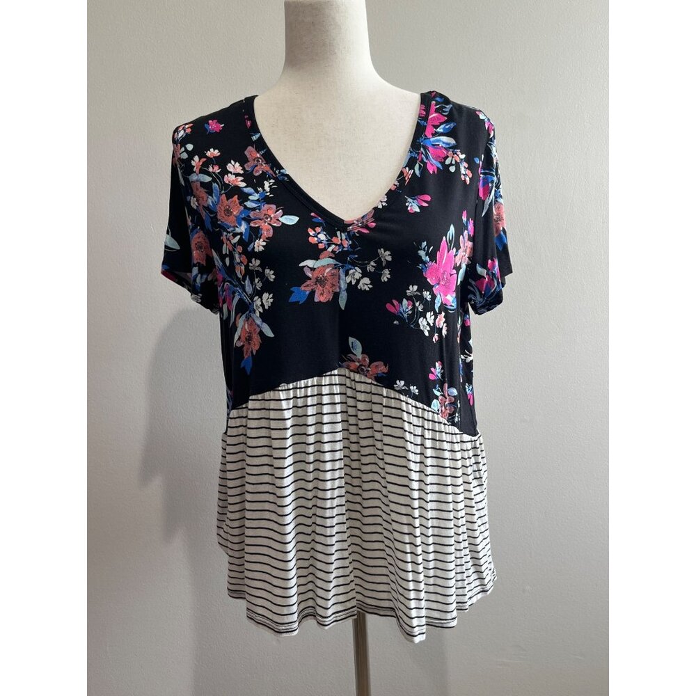 Eyeshadow V-neck Blouse Womens L Black Floral Stripe Flowy New*